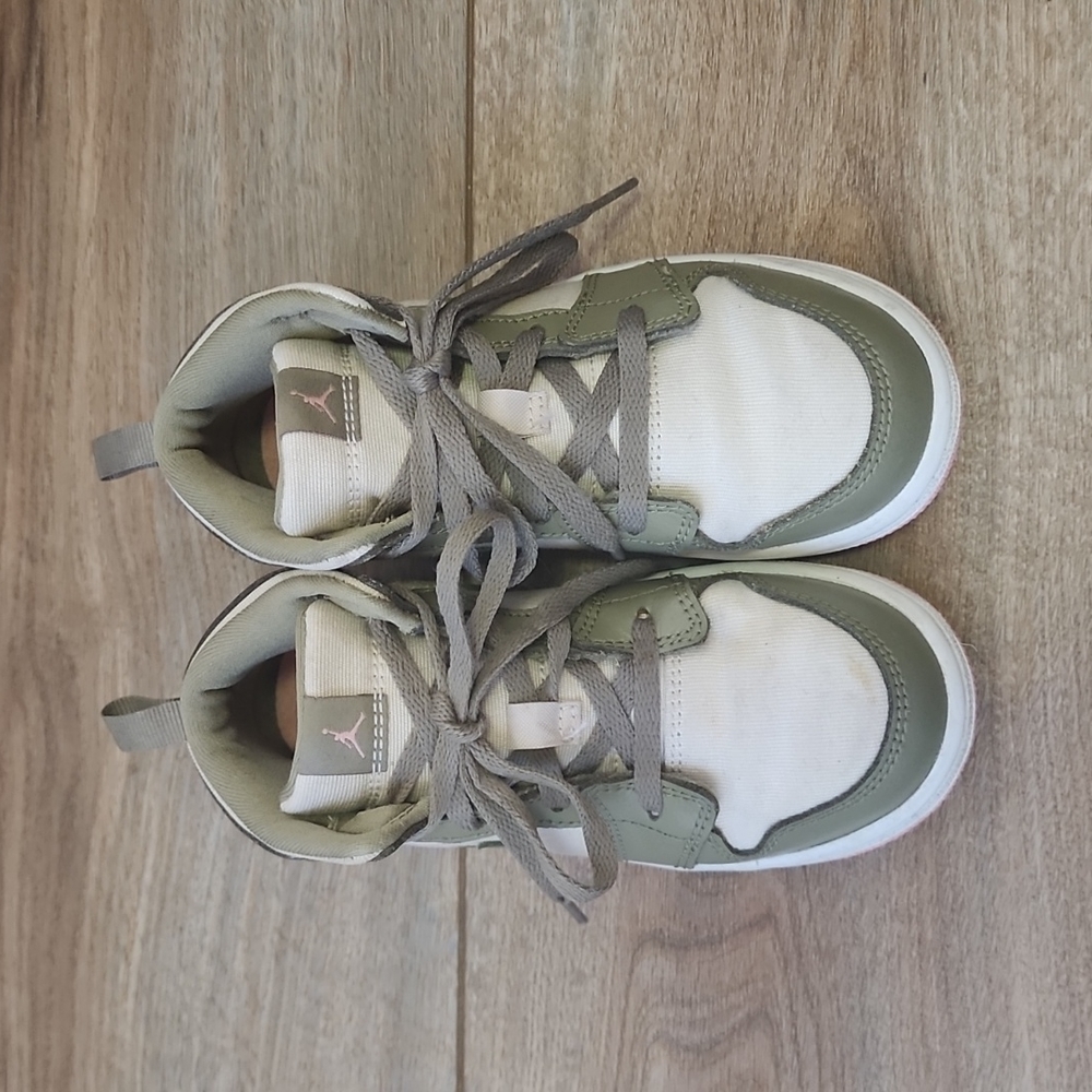 Air Jordan Mid GT Bleached Coral sz 10c - Picture 2 of 8